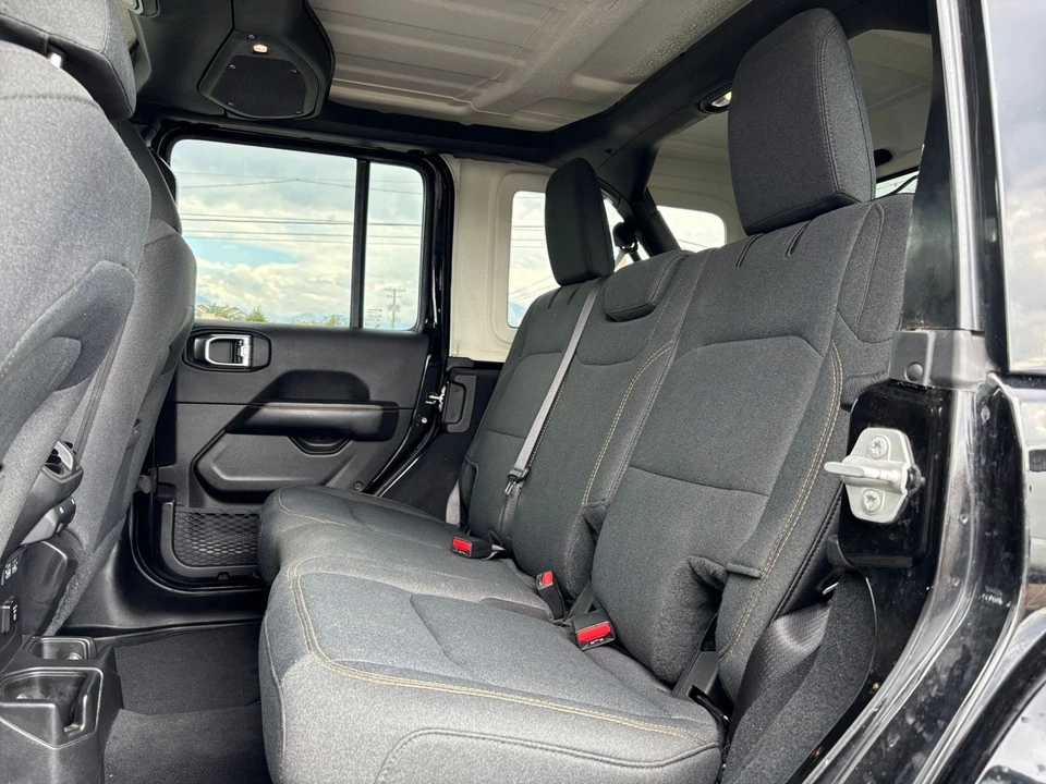 2025 Jeep JL Wrangler - Image 27 of 31