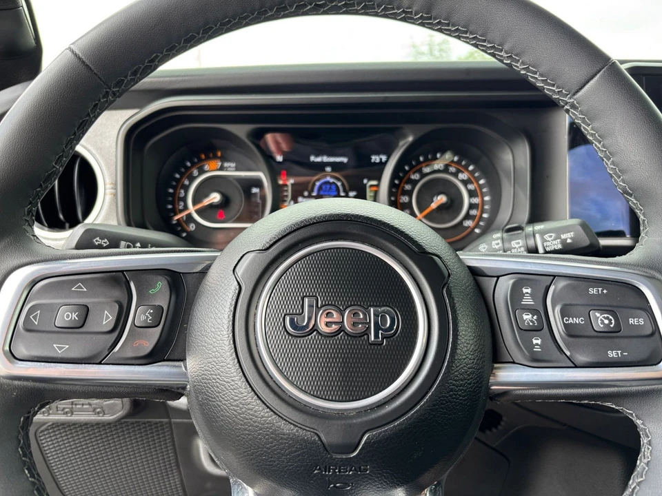 2025 Jeep JL Wrangler - Image 29 of 31