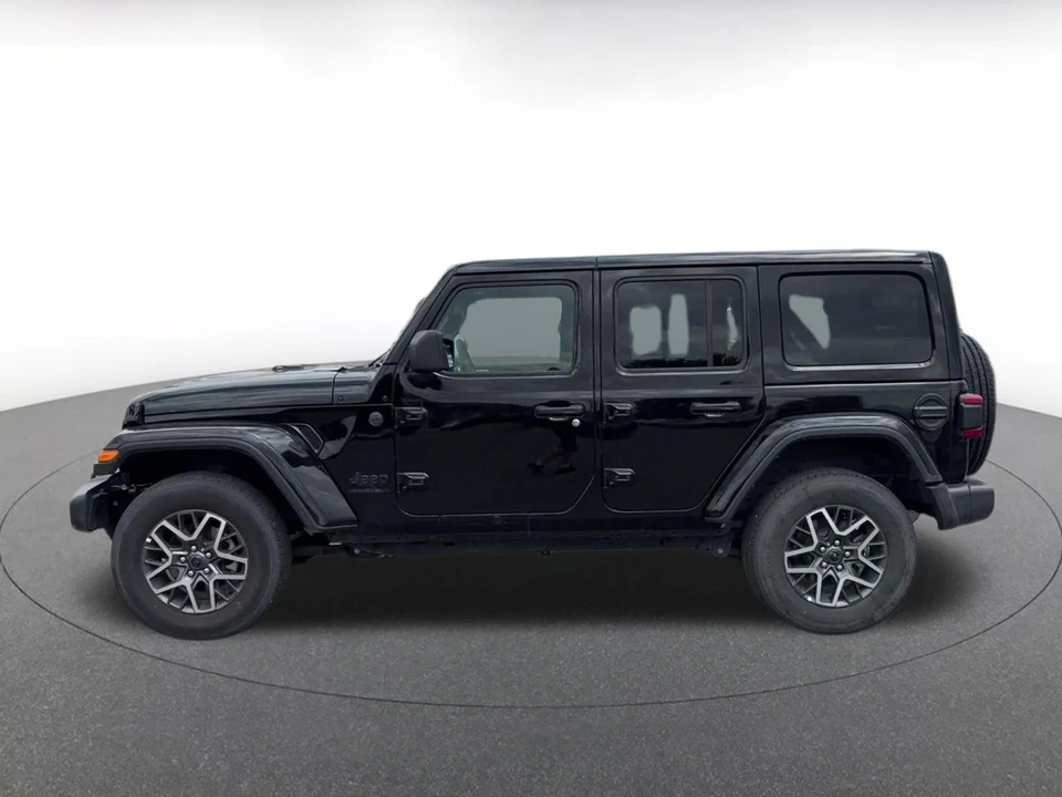 2025 Jeep JL Wrangler - Image 9 of 31