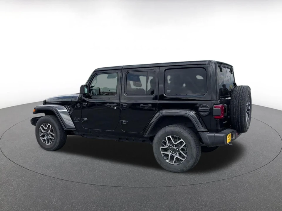 2025 Jeep JL Wrangler - Image 11 of 31