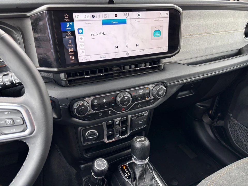 2025 Jeep JL Wrangler - Image 18 of 31