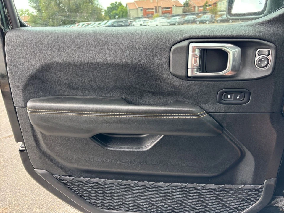 2025 Jeep JL Wrangler - Image 20 of 31