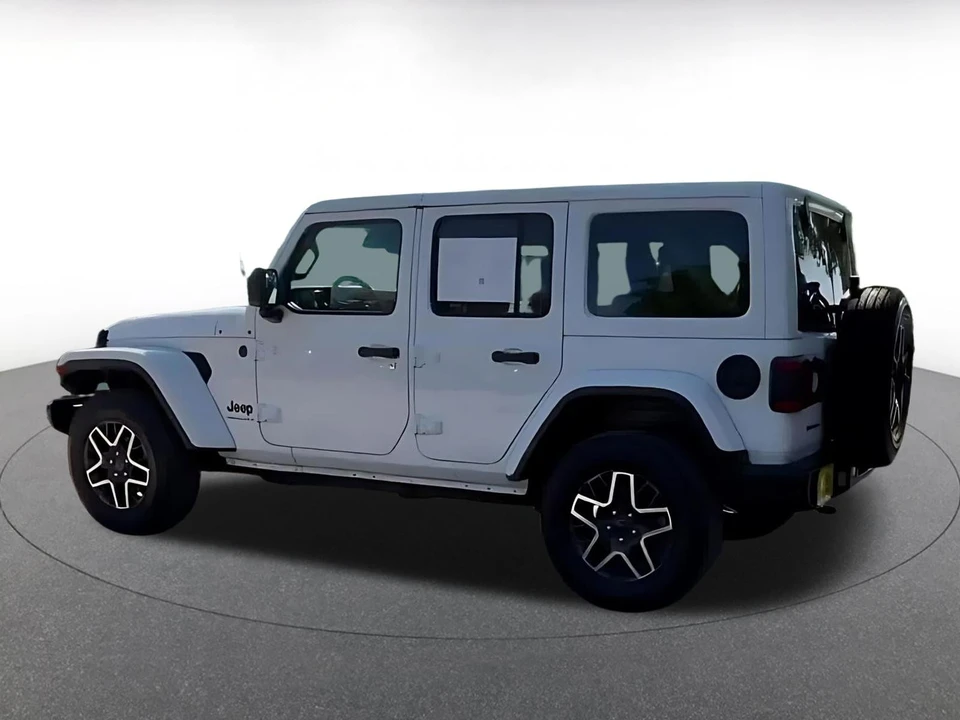 2025 Jeep JL Wrangler - Image 8 of 31