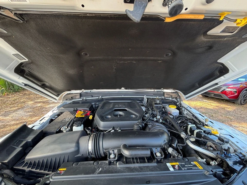 2025 Jeep JL Wrangler - Image 28 of 31