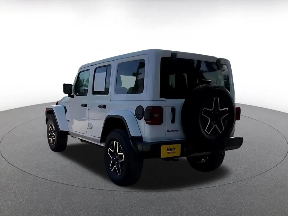 2025 Jeep JL Wrangler - Image 12 of 31