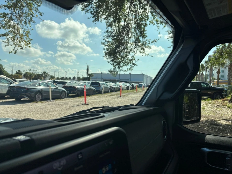 2025 Jeep JL Wrangler - Image 31 of 31