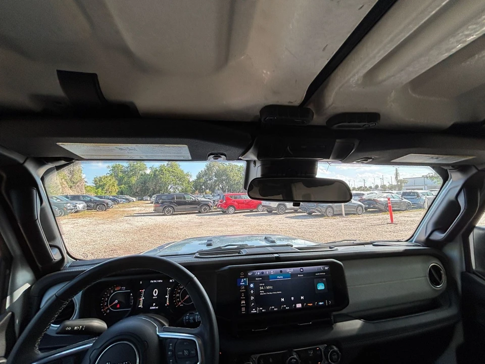 2025 Jeep JL Wrangler - Image 29 of 31