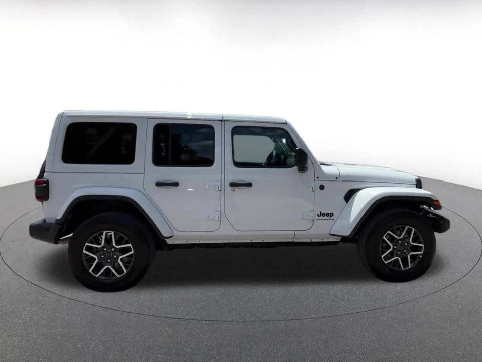 2025 Jeep JL Wrangler - Image 18 of 31