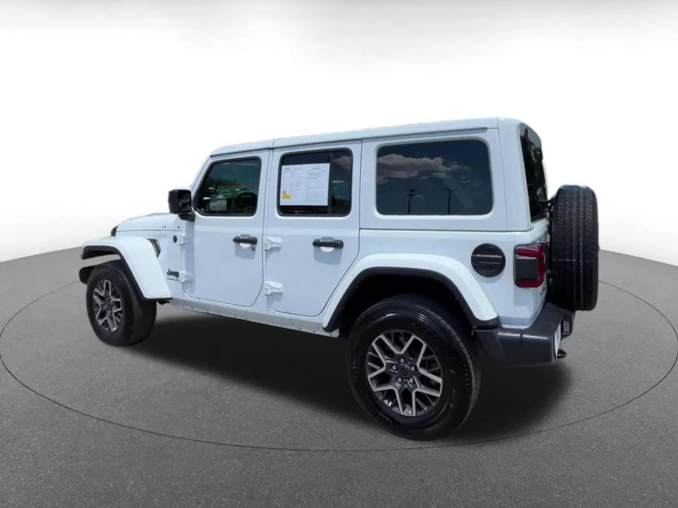 2025 Jeep JL Wrangler - Image 8 of 31