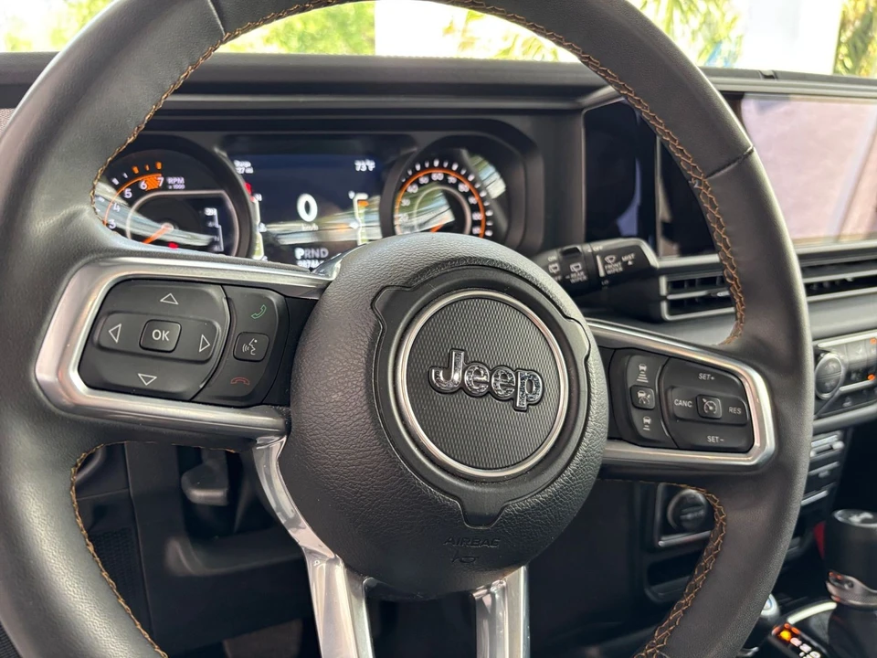 2025 Jeep JL Wrangler - Image 23 of 31