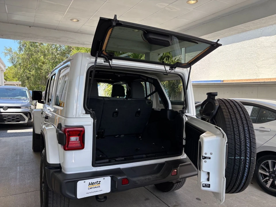 2025 Jeep JL Wrangler - Image 26 of 31