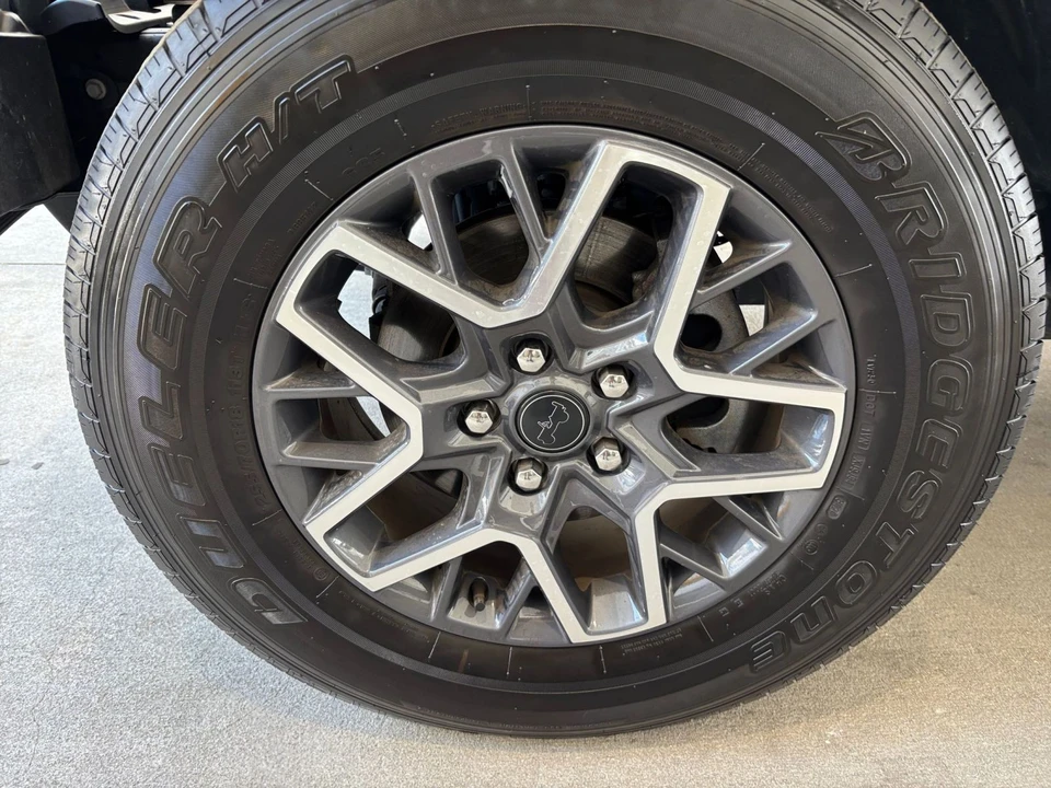 2025 Jeep JL Wrangler - Image 25 of 31
