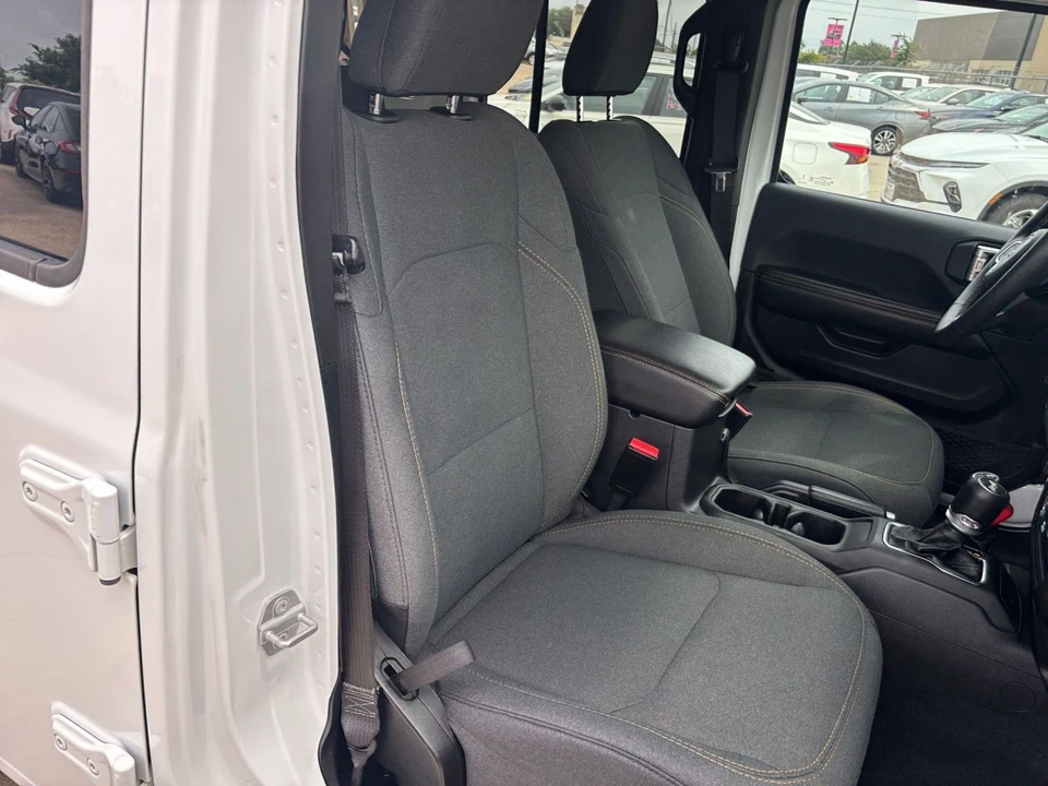 2025 Jeep JL Wrangler - Image 31 of 31