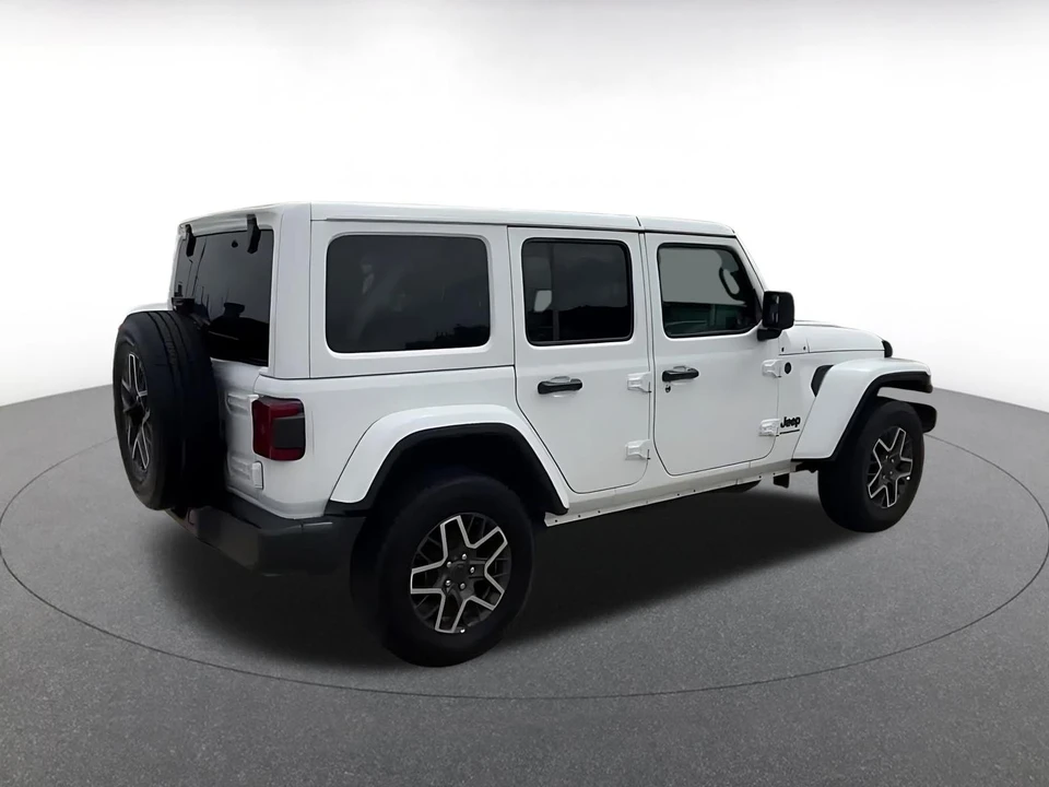 2025 Jeep JL Wrangler - Image 11 of 31