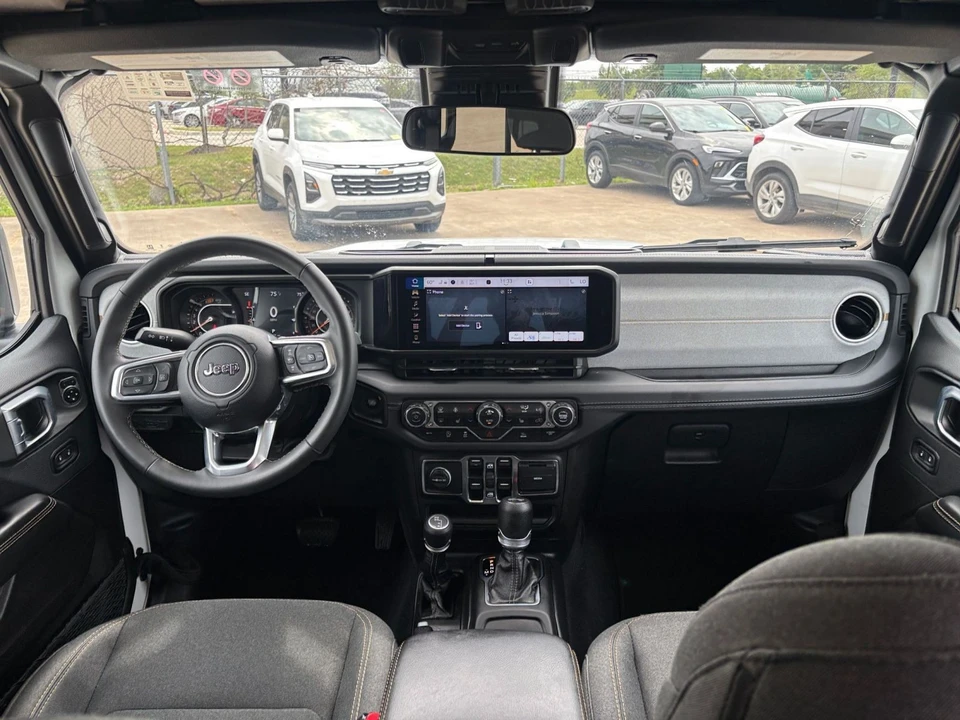 2025 Jeep JL Wrangler - Image 28 of 31
