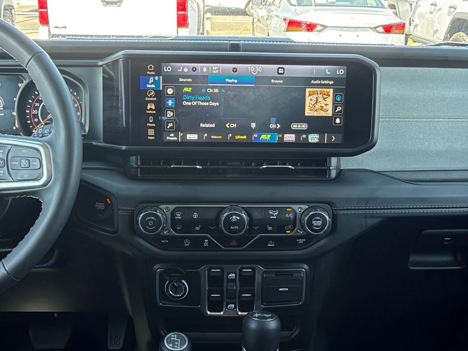 2025 Jeep JL Wrangler - Image 18 of 31