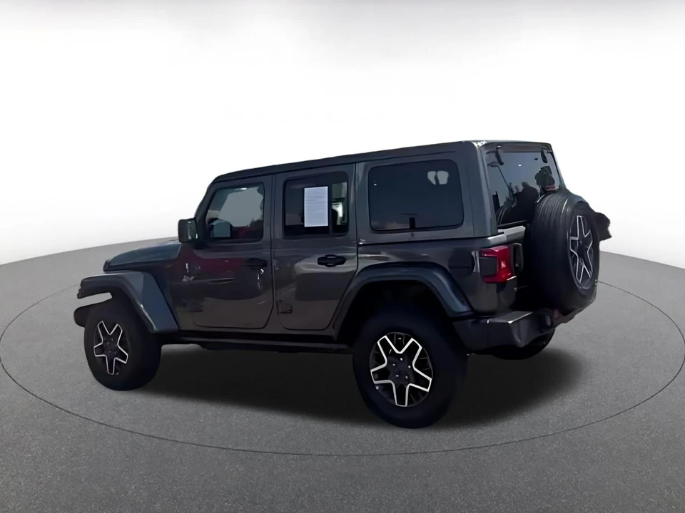 2025 Jeep JL Wrangler - Image 16 of 31