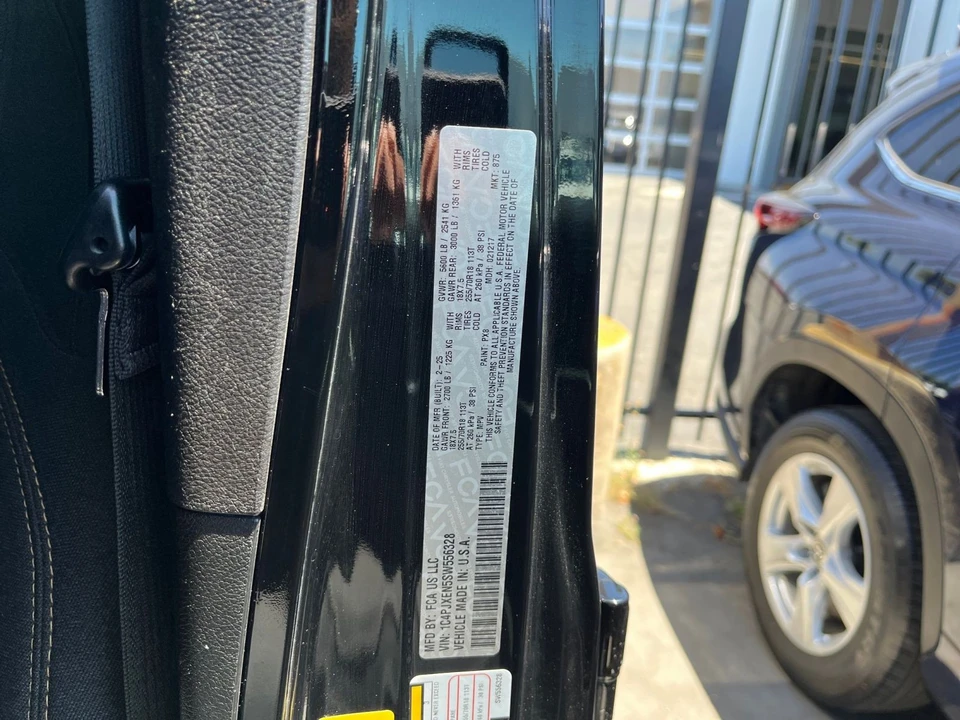 2025 Jeep JL Wrangler - Image 30 of 31