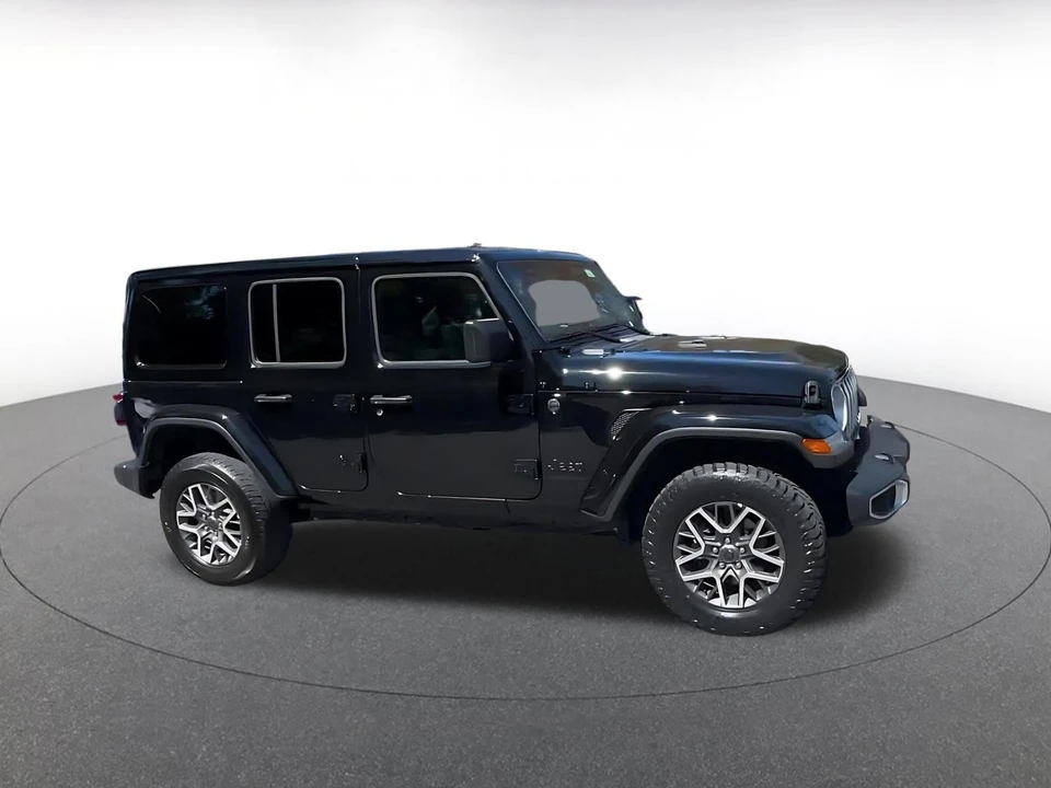 2025 Jeep JL Wrangler - Image 2 of 31