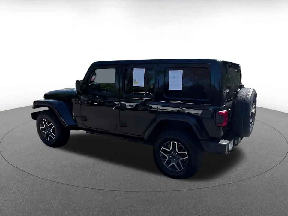 2025 Jeep JL Wrangler - Image 11 of 31