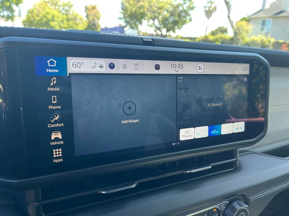2025 Jeep JL Wrangler - Image 21 of 31