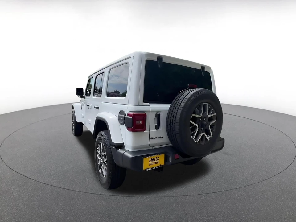 2025 Jeep JL Wrangler - Image 11 of 31