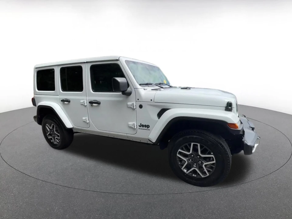 2025 Jeep JL Wrangler - Image 2 of 31