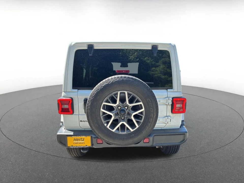 2025 Jeep JL Wrangler - Image 11 of 20