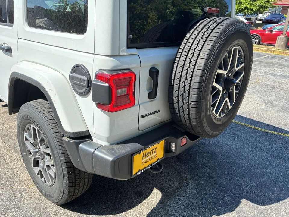2025 Jeep JL Wrangler - Image 9 of 20