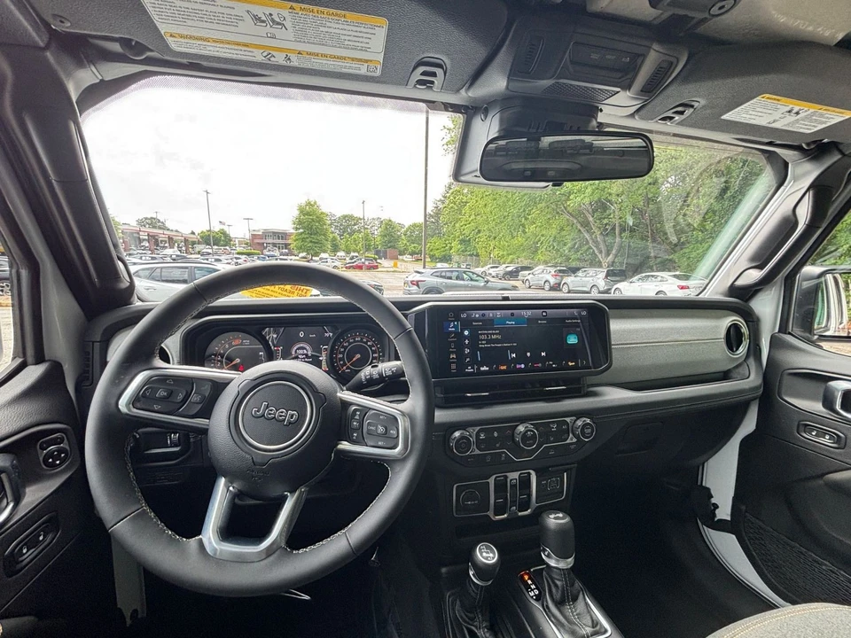 2025 Jeep JL Wrangler - Image 31 of 31