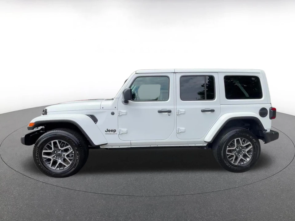 2025 Jeep JL Wrangler - Image 8 of 31