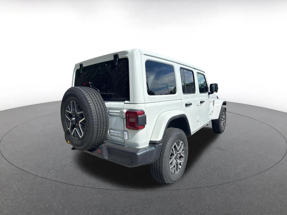 2025 Jeep JL Wrangler - Image 14 of 20