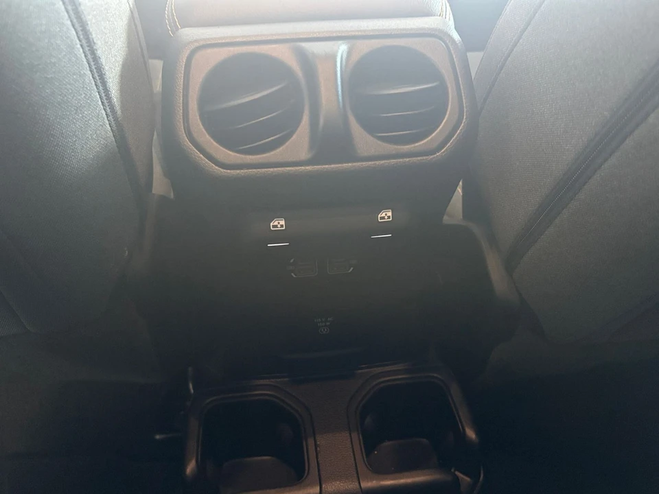 2025 Jeep JL Wrangler - Image 23 of 31