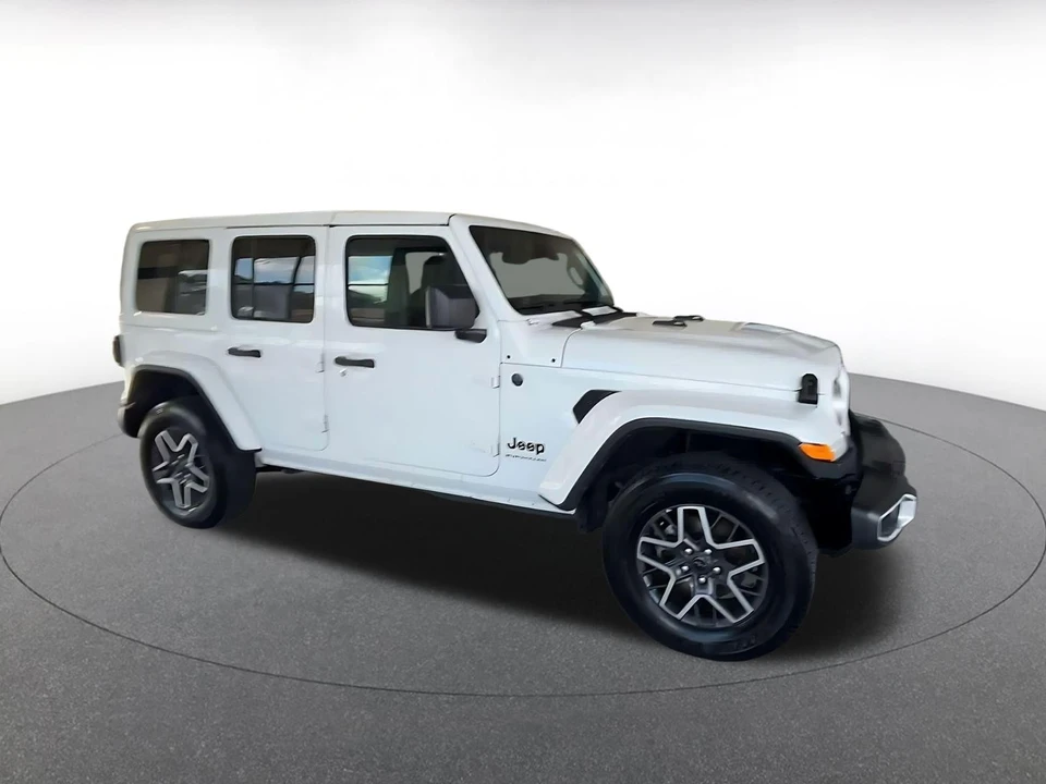 2025 Jeep JL Wrangler - Image 2 of 31