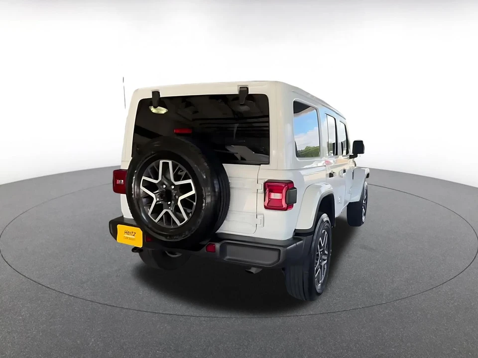 2025 Jeep JL Wrangler - Image 14 of 31