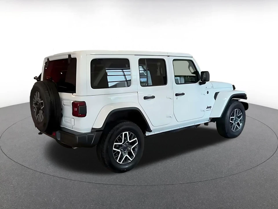 2025 Jeep JL Wrangler - Image 14 of 31