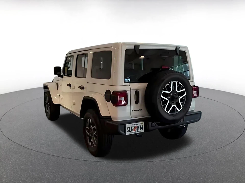 2025 Jeep JL Wrangler - Image 9 of 31