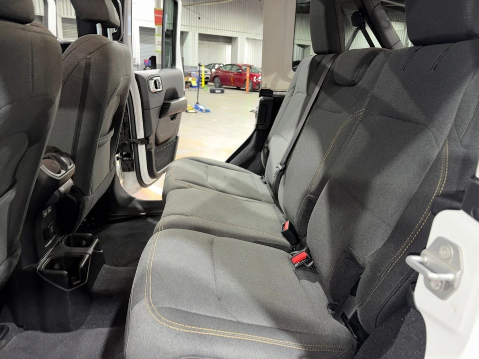 2025 Jeep JL Wrangler - Image 26 of 31