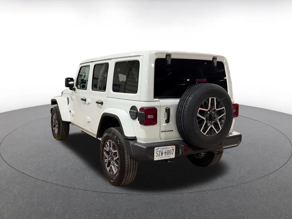 2025 Jeep JL Wrangler - Image 12 of 31