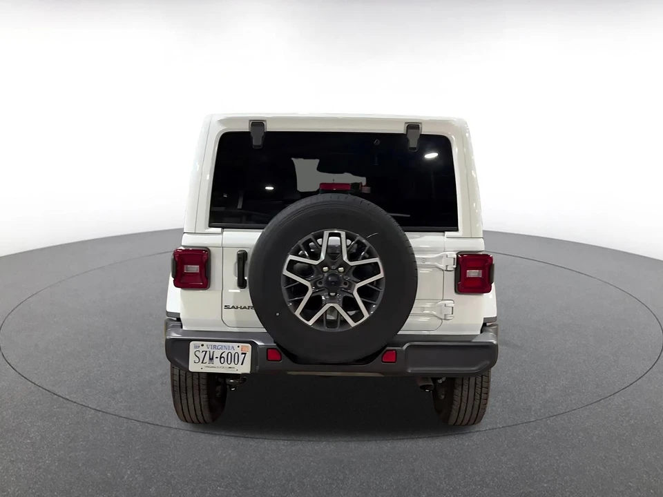 2025 Jeep JL Wrangler - Image 14 of 31