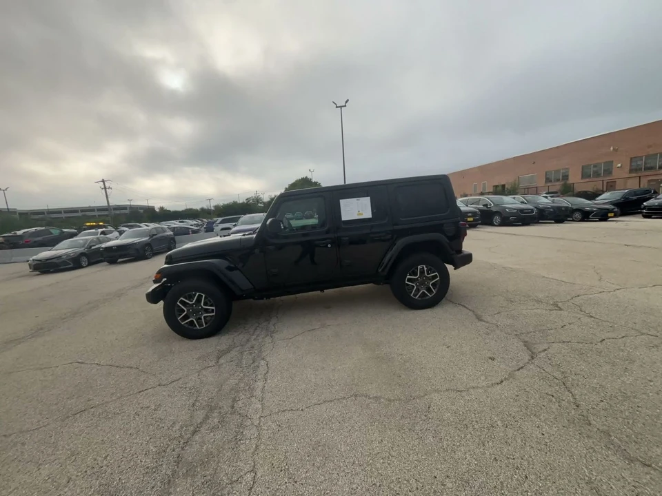 2025 Jeep JL Wrangler - Image 8 of 31