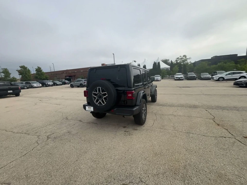 2025 Jeep JL Wrangler - Image 14 of 31