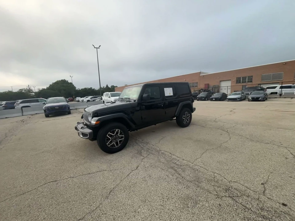 2025 Jeep JL Wrangler - Image 7 of 31