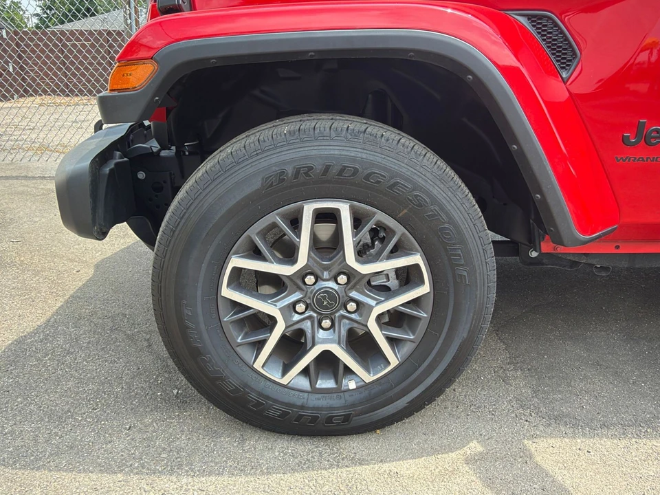 2025 Jeep JL Wrangler - Image 31 of 31