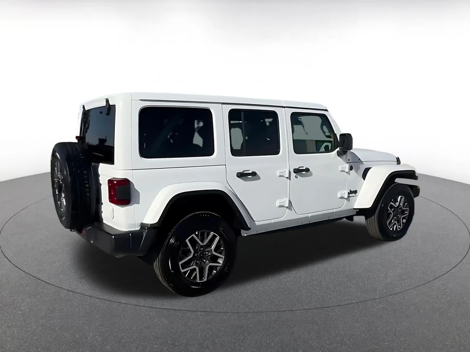 2025 Jeep JL Wrangler - Image 14 of 31