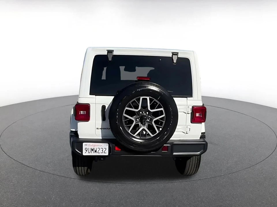 2025 Jeep JL Wrangler - Image 9 of 31