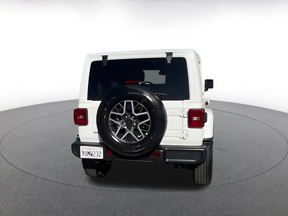2025 Jeep JL Wrangler - Image 11 of 31