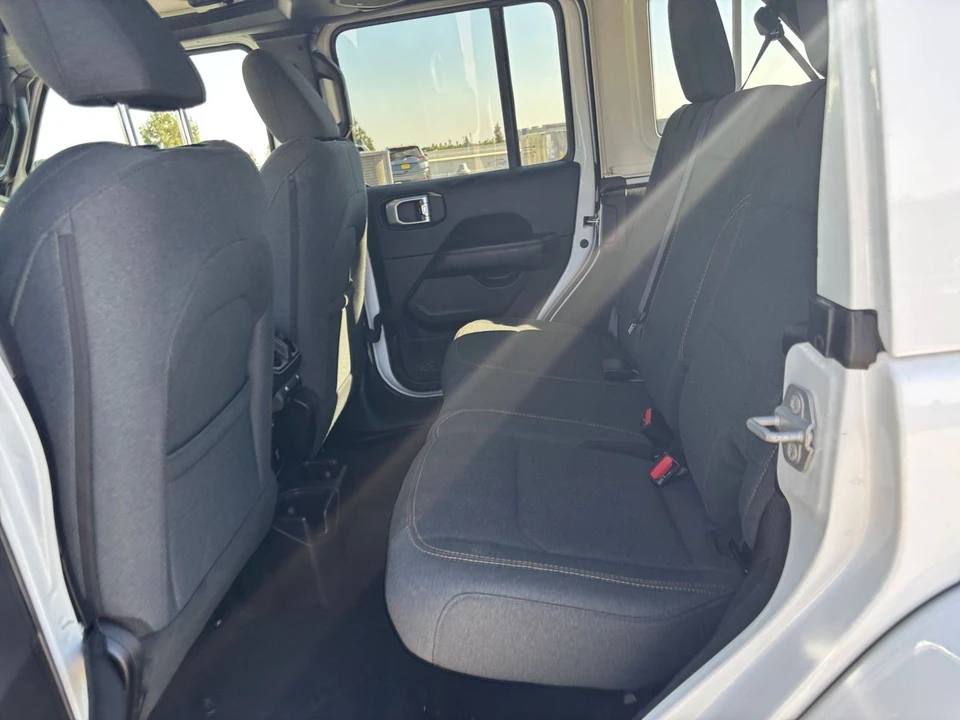 2025 Jeep JL Wrangler - Image 27 of 31