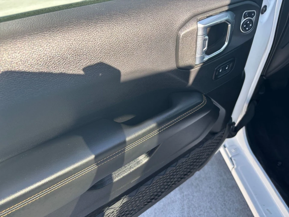 2025 Jeep JL Wrangler - Image 20 of 31