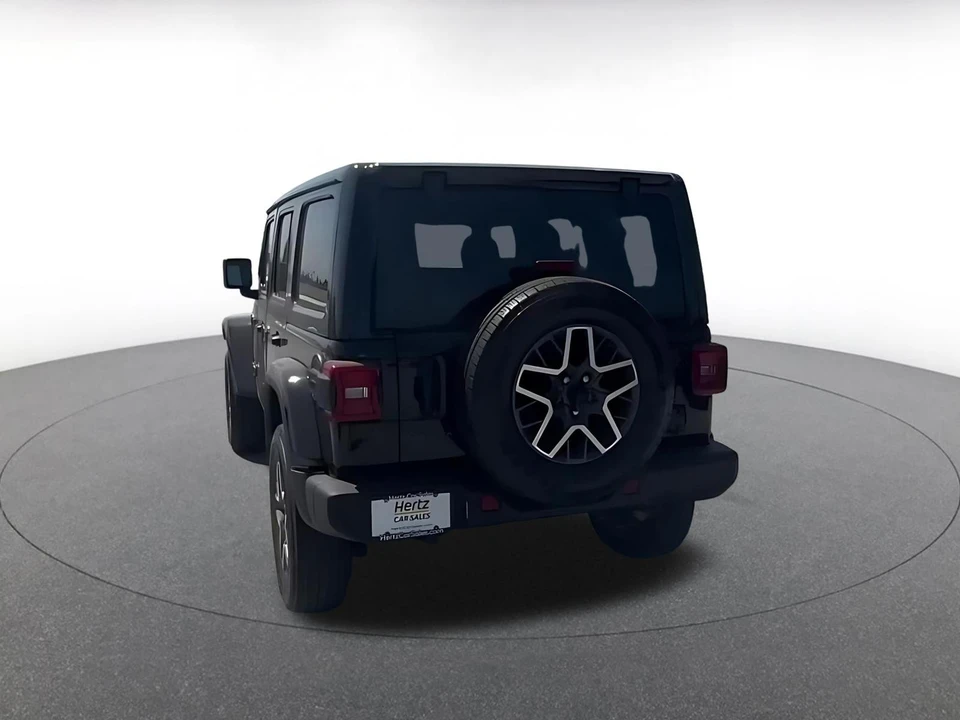 2025 Jeep JL Wrangler - Image 15 of 31